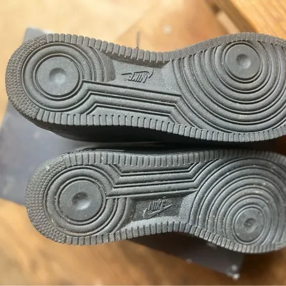 Nike Men's Airforce 1 Retro Low Tops Size 12 - Picture 3 of 7